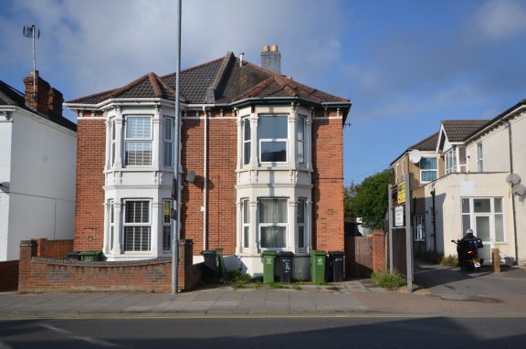 12b Milton Road Image