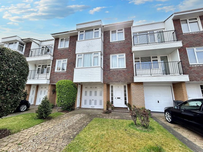 Chadderton Gardens, Portsmouth, PO1