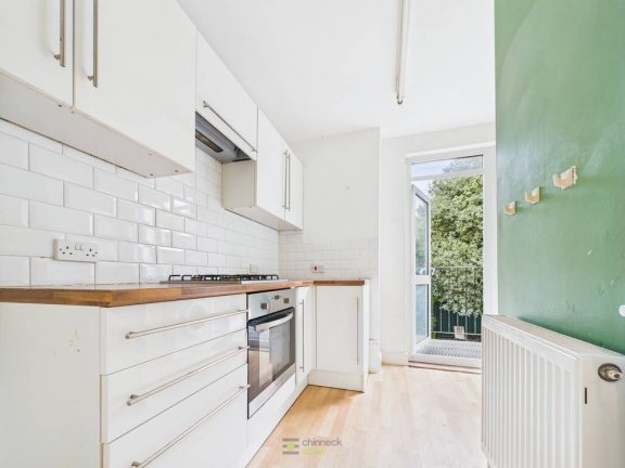 10b Elphinstone Road Image