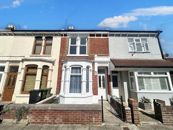 Lyndhurst Road Image