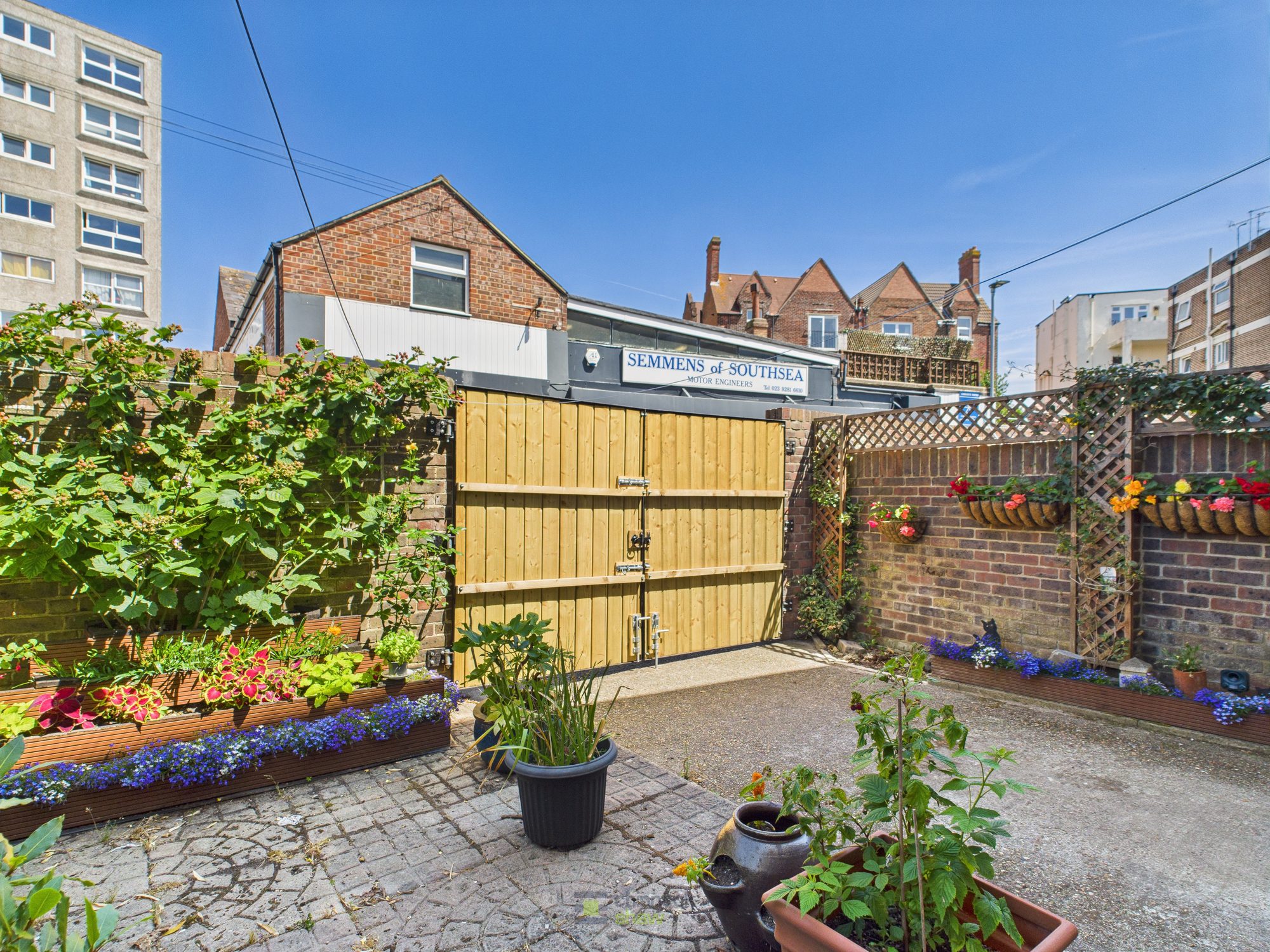 Property Image 4