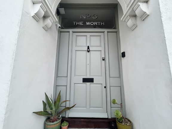 Worth Apartments 6-7 South Parade Image