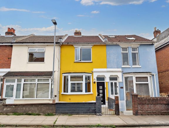 Queens Road Image